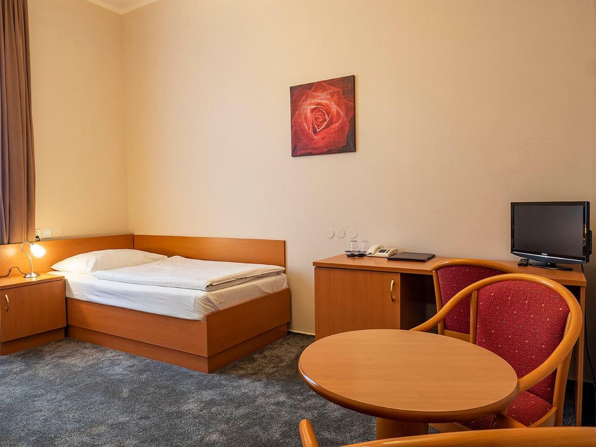 Hotel Olympia Ceska Lipa Luaran gambar