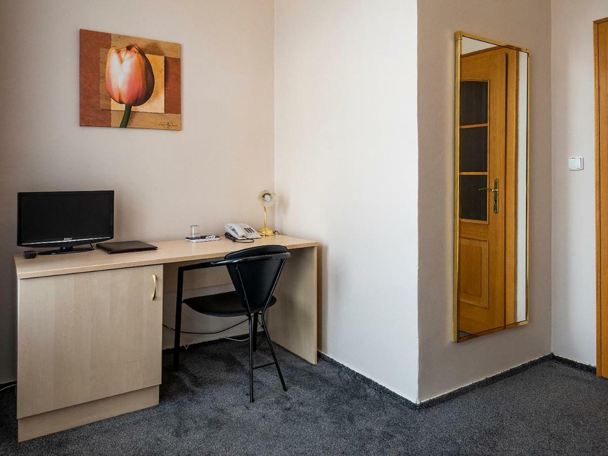 Hotel Olympia Ceska Lipa Luaran gambar